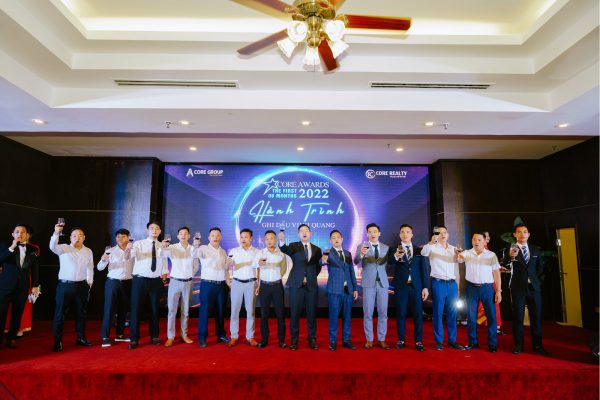 Ban Lãnh đạo CoreGroup khai tiệc tại lễ vĩnh danh Core Awards 2022 -The First 06 Months
